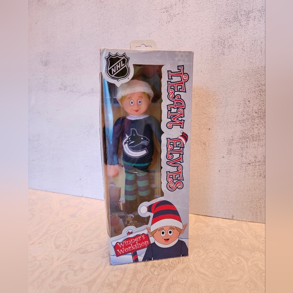 Winner's Workshop Team Elves Vancouver Canucks Officially Licensed NHL Elf, NEW